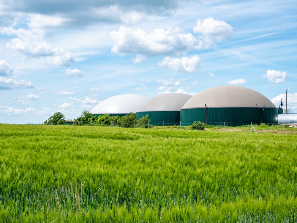 Stockage de biogaz citernes blanches